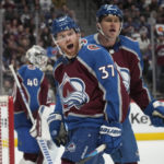 Michael Bunting scores 2, Maple Leafs top Avalanche 6-2