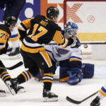 Kapanen's hat trick powers Penguins to 6-2 win over Blues