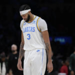 AP source: Lakers' Davis has foot injury, set to miss weeks