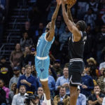Leonard returns, hits game-winner as Clippers beat Hornets