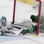 Murray 44 saves, Marner extends streak, Leafs top Stars 4-0