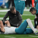 Jaguars' Lawrence sits out practice with sprained big toe