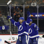 Stamkos has assist for 1,000th point, Lightning beat Flyers