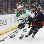 Johnston's goal leads Stars over Blue Jackets 2-1