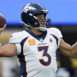 Mayfield, Akers lead Rams' 51-14 blowout of Wilson's Broncos