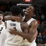 Oregon St. ends 4-game skid, edges UW in Pac-12 opener