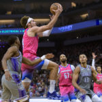Kyle Kuzma scores 32 points, Wizards beat Kings 125-111