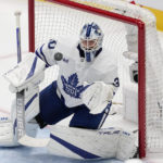 Murray 44 saves, Marner extends streak, Leafs top Stars 4-0