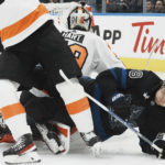 Maple Leafs hang on 4-3 over Flyers in weekday matinee