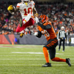 Burrow tops Mahomes again, rallies Bengals past Chiefs 27-24