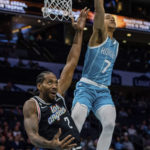 Leonard returns, hits game-winner as Clippers beat Hornets