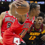 Ayo Dosunmu beats buzzer, Bulls beat Hawks 110-108