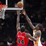 Griffin wins game at OT buzzer, Hawks hold off Bulls 123-122