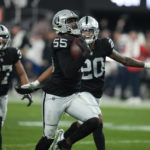 Jones snags lateral on final play, Raiders stun Patriots