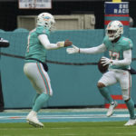 Tagovailoa throws 3 picks, Packers defeat Dolphins 26-20