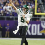 Vikings hang on, again, for 27-22 victory over White, Jets