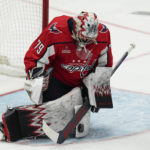 Gustafsson hat trick helps Capitals beat Samsonov, Leafs 5-2