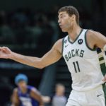 Giannis-less Bucks cruise to 105-96 win over Hornets