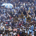 Sea of people try to catch glimpse of Argentina soccer team