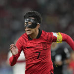 South Korea beats Portugal 2-1 at World Cup after late goal