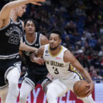 McCollum scores 40, Pelicans top Spurs 126-117 to end skid