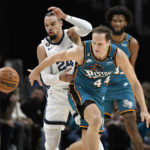 Ja Morant has 21-point 3rd quarter, Grizzlies beat Pistons