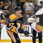 Guentzel, Kapanen fuel rally as Penguins slip by Vegas 4-3