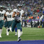 Hurts, Eagles clinch playoffs with 48-22 win over Giants