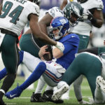 Hurts, Eagles clinch playoffs with 48-22 win over Giants