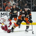 Strome's OT goal lifts Ducks to 4-3 win over Hurricanes