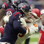 McKinnon's 26-yard run in OT lifts Chiefs over Texans 30-24