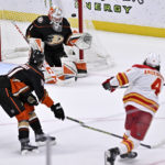 Andersson's OT goal gives Flames 3-2 win over Ducks