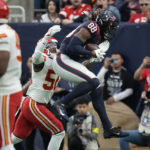 McKinnon's 26-yard run in OT lifts Chiefs over Texans 30-24