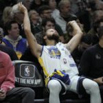 Antetokounmpo scores 30, Bucks extend Warriors' road woes