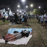 Argentina soccer team abandons parade amid swarms of people