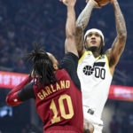 Mitchell scores 23, Cavs blast Jazz, improve to 15-2 at home