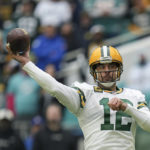 Tagovailoa throws 3 picks, Packers defeat Dolphins 26-20