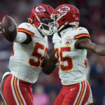 McKinnon's 26-yard run in OT lifts Chiefs over Texans 30-24