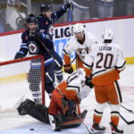 Barron, Scheifele score in 3rd period, Jets beat Ducks