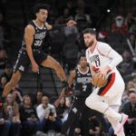 Lillard leads Blazers past Spurs 128-112 for 3rd straight