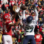 Chiefs dump Seahawks 24-10, stay tied for AFC's best record