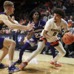 Oregon St. ends 4-game skid, edges UW in Pac-12 opener