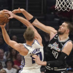 Sabonis scores 24, leads Kings' 123-96 rout of Clippers
