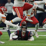 McKinnon's 26-yard run in OT lifts Chiefs over Texans 30-24