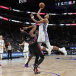Sabonis, Fox lead Kings to 122-113 victory over Pistons