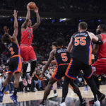 DeRozan's jumper gives Bulls 118-117 victory over Knicks