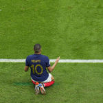 France advances to semifinals at World Cup, tops England 2-1