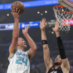 Clippers use full roster to rout Hornets 126-105