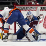 Georgiev stops 26 shots, Avs beat Isles 1-0 in shootout