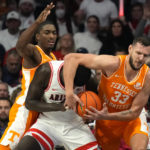 No. 9 Arizona outlasts No. 6 Tennessee in physical 75-70 win